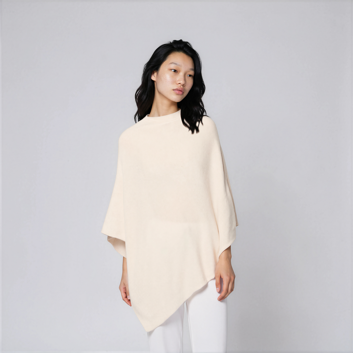 PONCHO NADIA